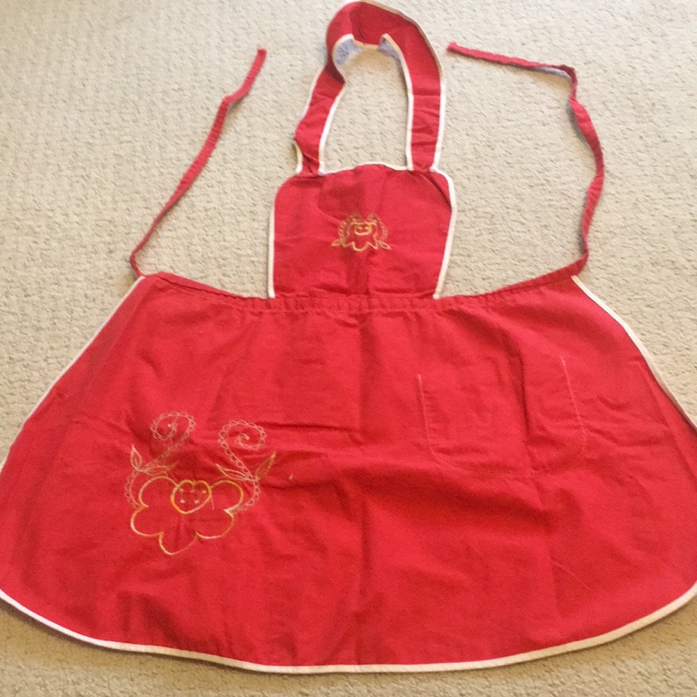 Vintage Red Floral Apron - Unique, One-of-a-Kind. - Picture 5 of 6